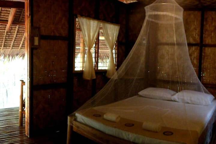 Room 5 of 77