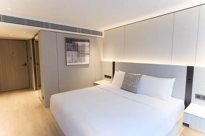 Room 6 of 26