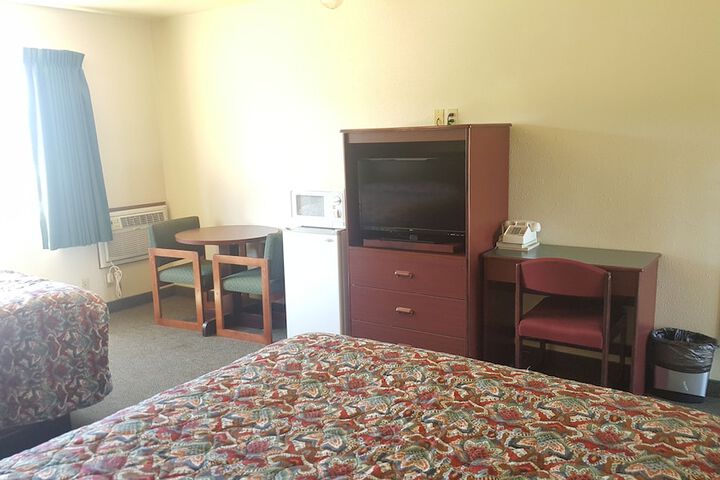 Room 10 of 34