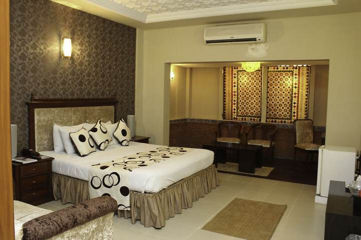 Room 4 of 19