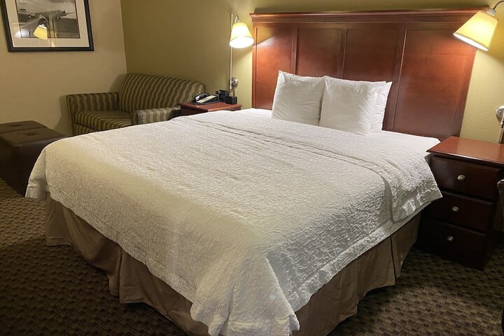 1 King Bed (1 of 11)