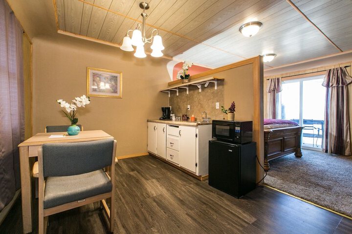 Room 3 of 21