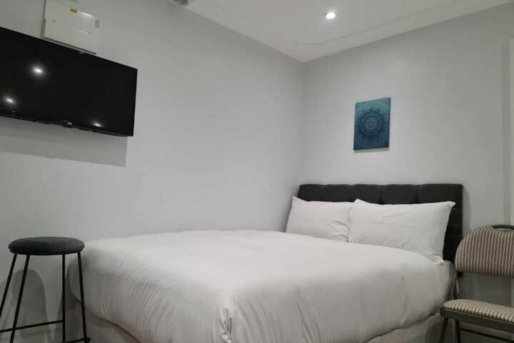 Room 31 of 98