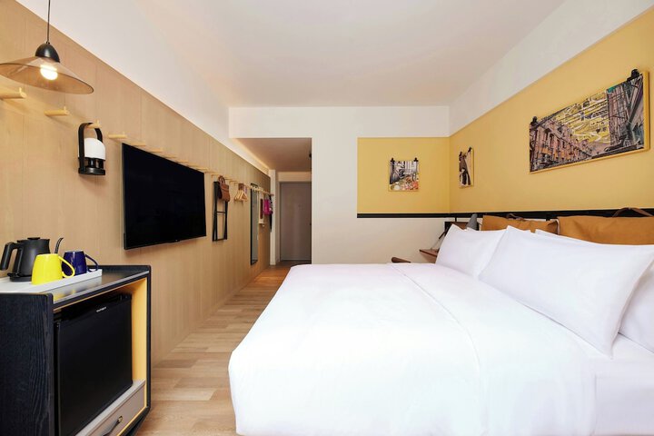 Room 5 of 35