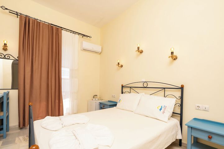 Room 16 of 115