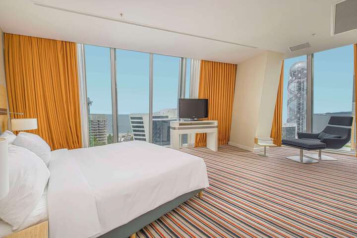 Room 41 of 204