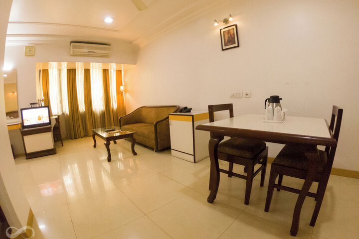 Room 14 of 35