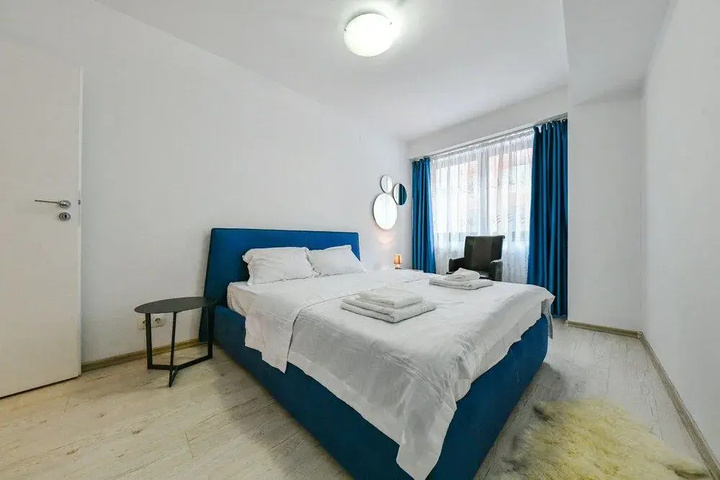 Room 6 of 15