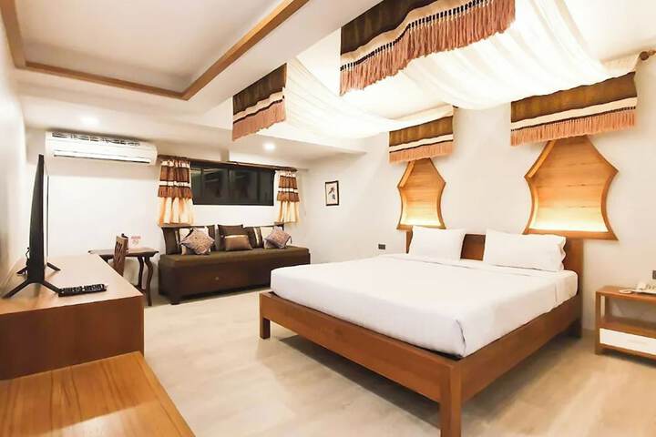 Room 32 of 54