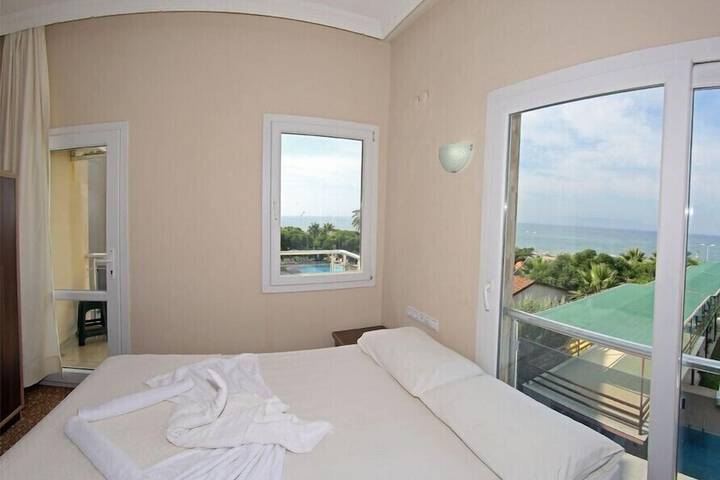Room 3 of 27