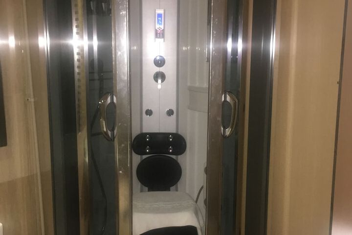 Room 34 of 60
