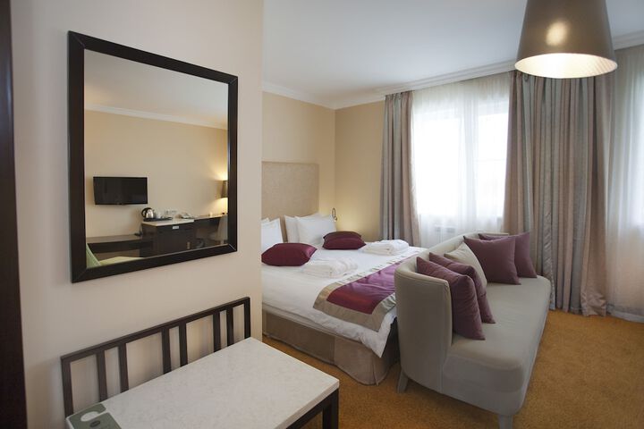 Room 15 of 44