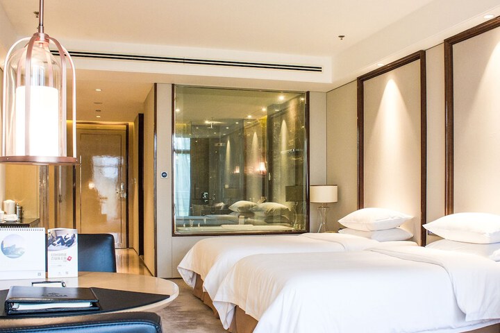 Room 11 of 41