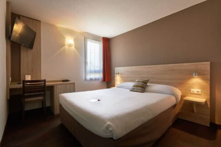 Room 3 of 19