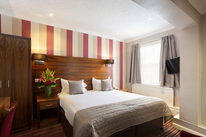 Room 2 of 36