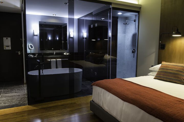 Room 9 of 68
