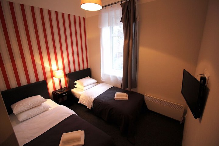 Room 6 of 46
