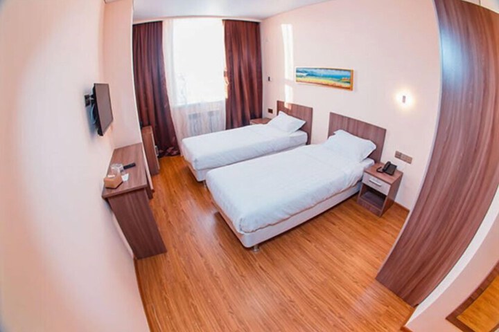 Room 11 of 46