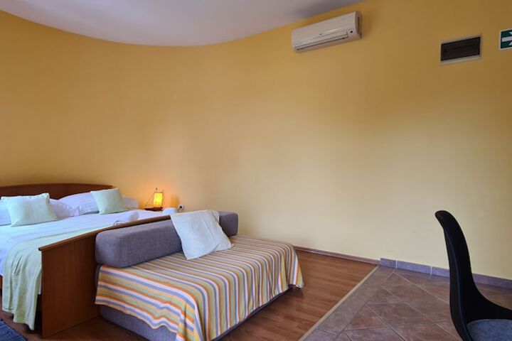 Room 17 of 62
