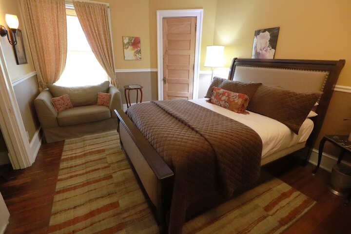Room 3 of 92
