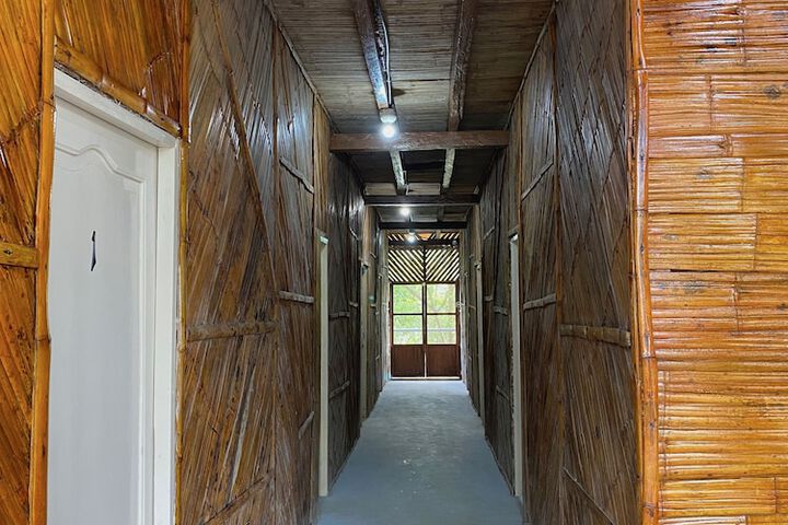 Room 6 of 11