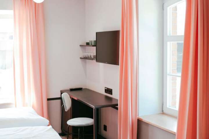 Room 18 of 50
