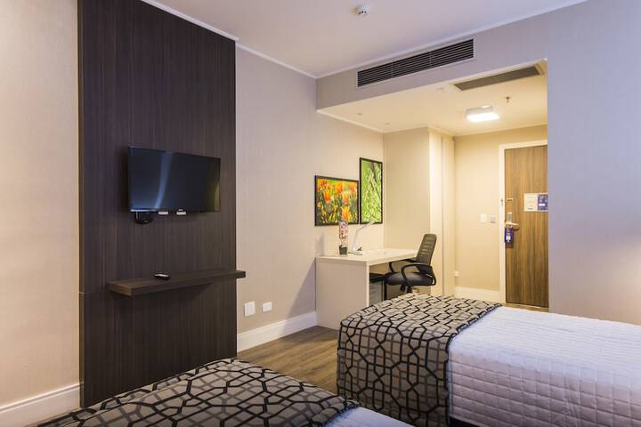 Room 4 of 41