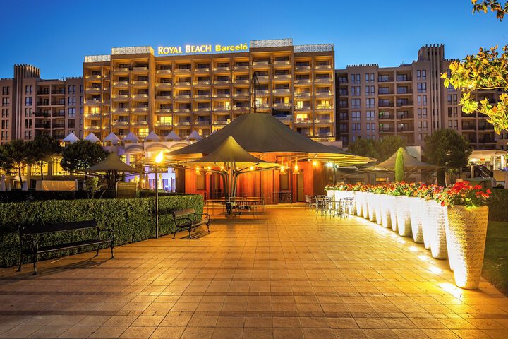 Hotel Exterior 89 of 90