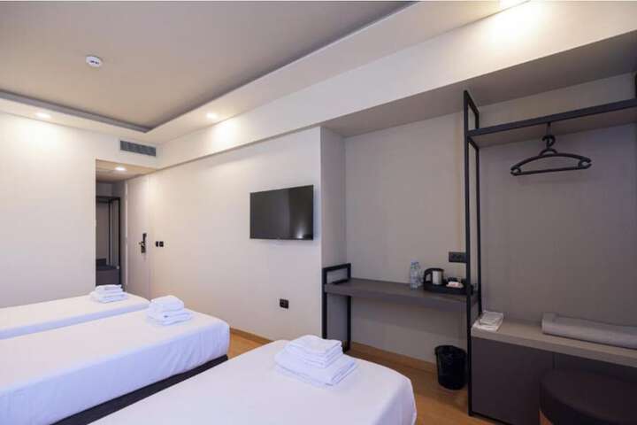 Room 2 of 17