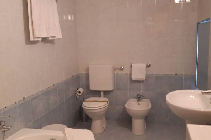 Room 14 of 27