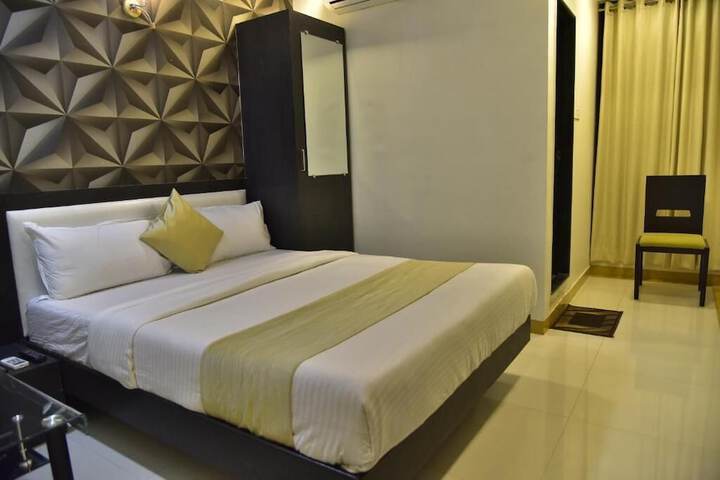 Room 4 of 39