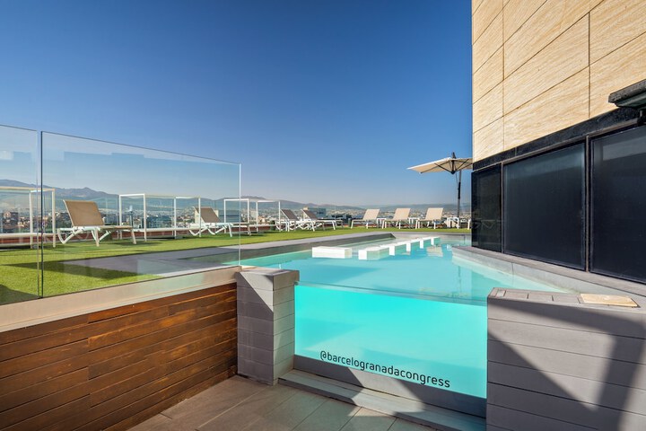 Pool 64 of 105