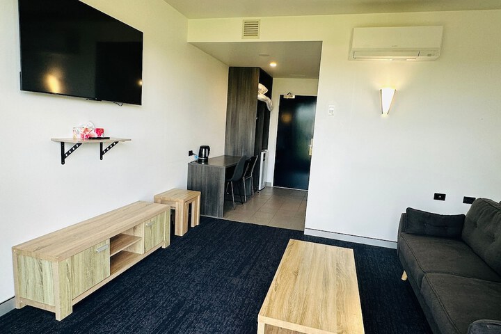 Room 17 of 35