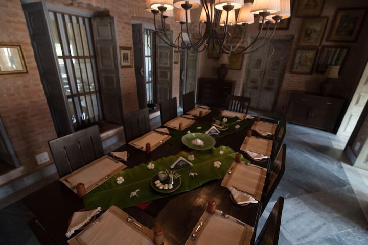 Dining 30 of 57
