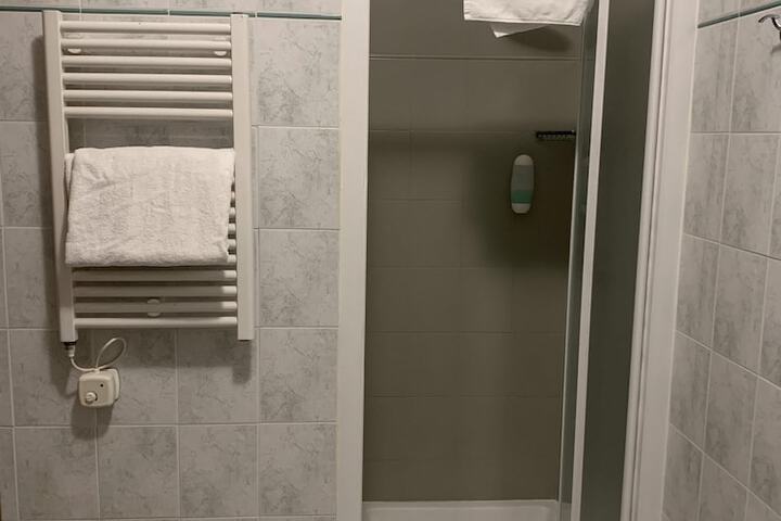 Room 32 of 57