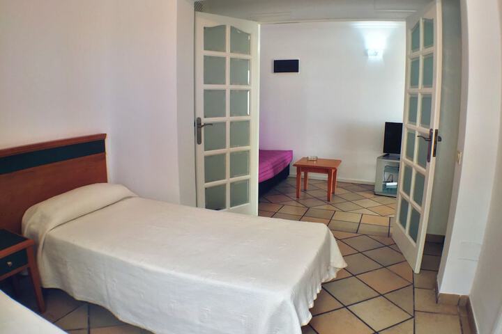 Room 13 of 64