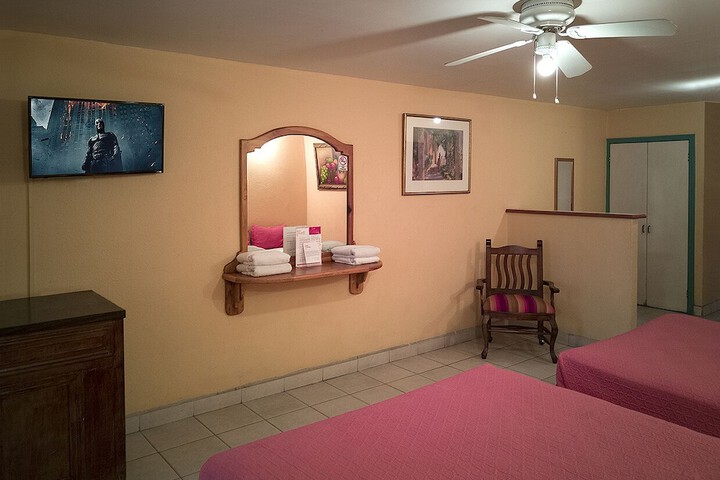Room 2 of 7