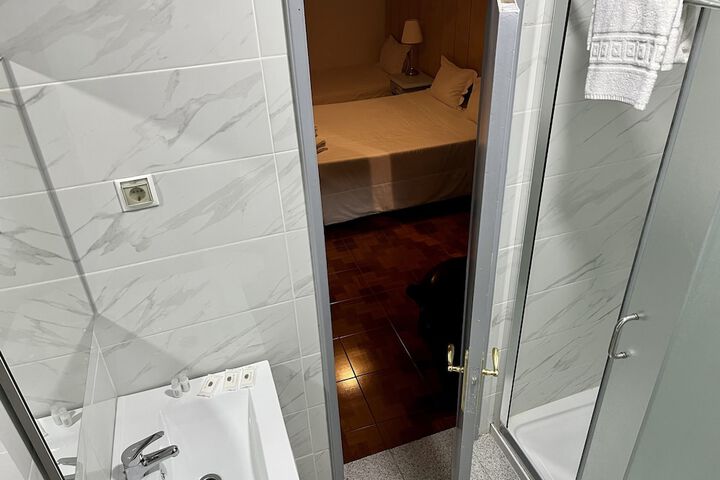 Room 28 of 45