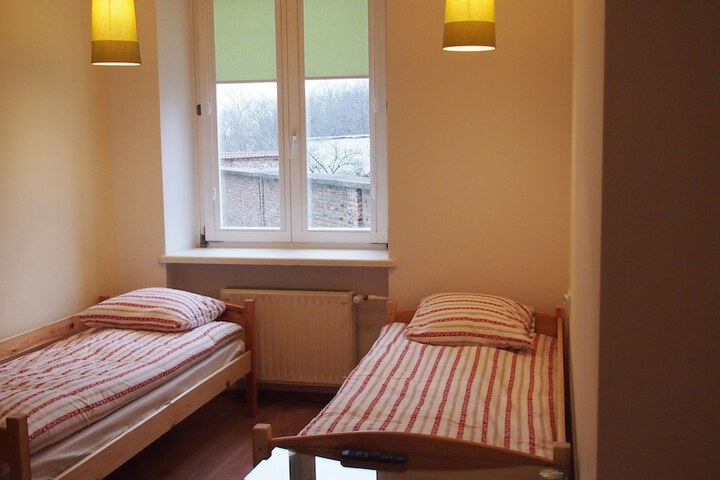 Room 50 of 76