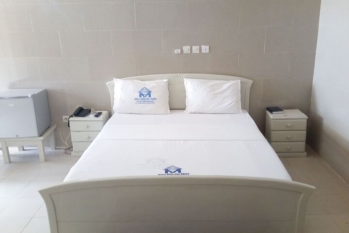 Room 7 of 16