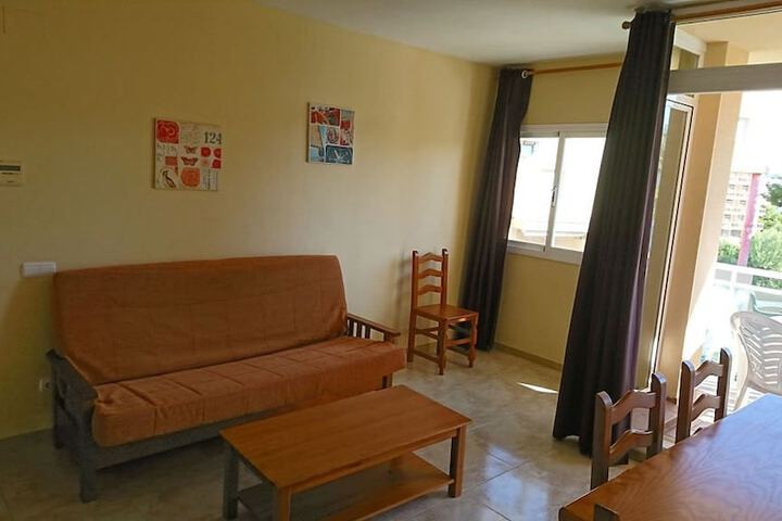 Room 12 of 25