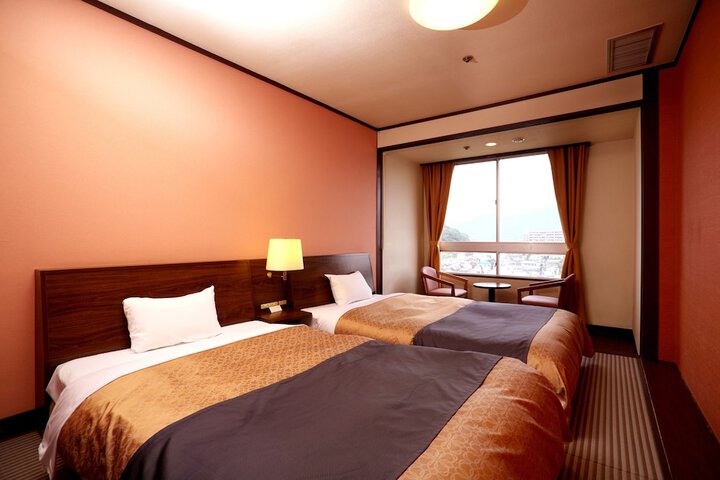 Room 5 of 27