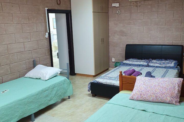 Room 7 of 63