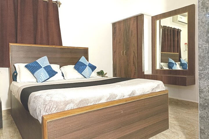 Room 5 of 43