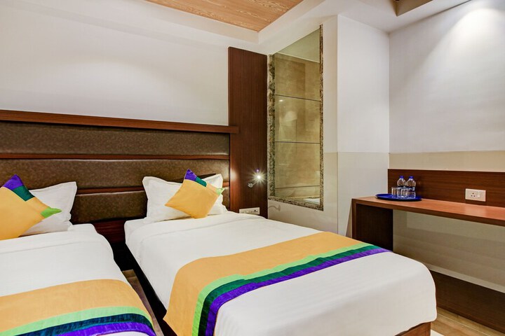 Room 21 of 27
