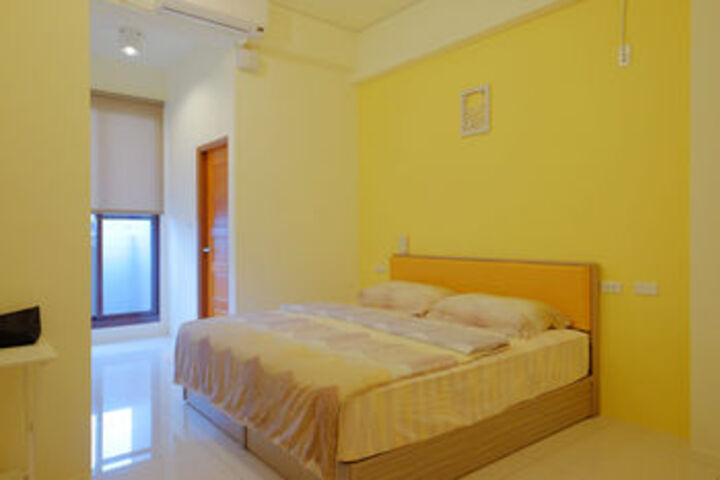 Room 12 of 22