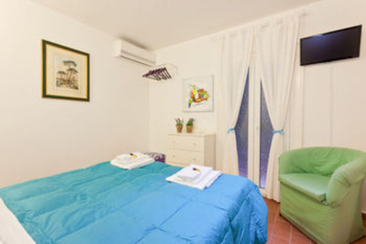 Room 327 of 477