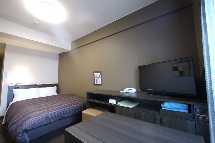 Room 7 of 37