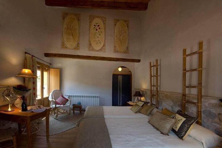 Room 8 of 25
