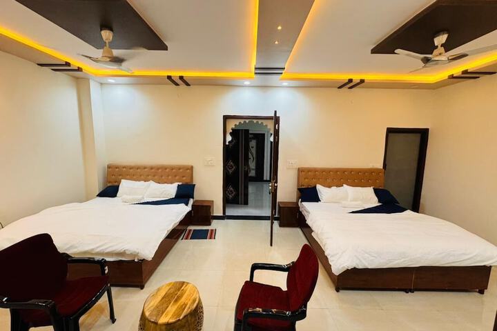 Room 2 of 6